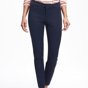 Old navy. Brand new with tags. Navy ankle pixie.